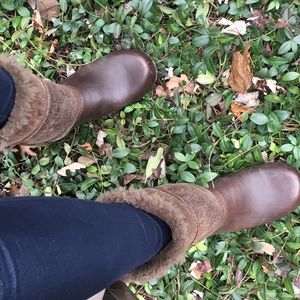 Dansko Brown Shearling Boots Euro 40 LIKE NEW